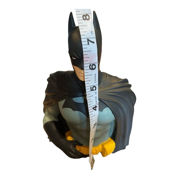 DC Comics Toys BATMAN 8" Bust Vinyl Coin Bank CLASSIC BLACK & GRAY Monogram - Picture 6 of 6